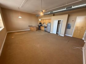11 Fremont Street
