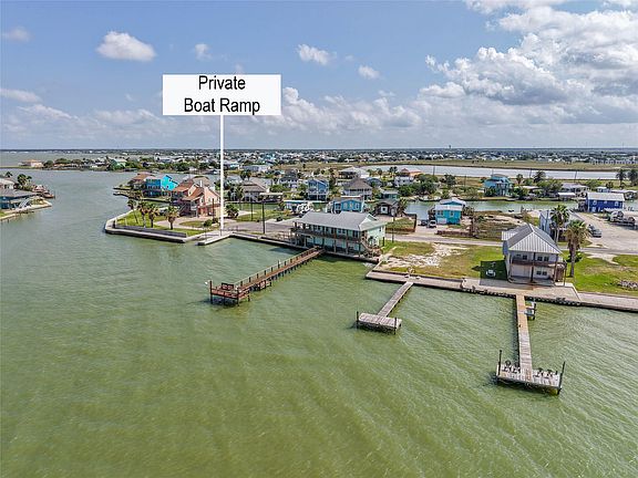 2nd image of 740 Copano Cove Rd