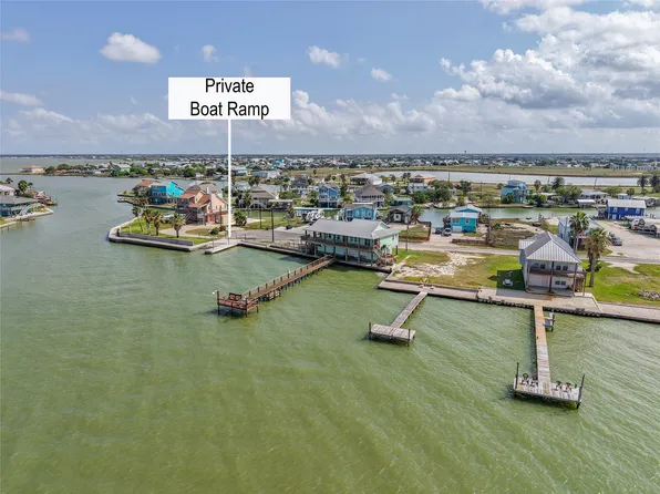 740 Copano Cove Rd, Rockport, TX 78382