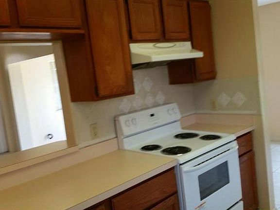 5th image of 799 Country Woods Cir
