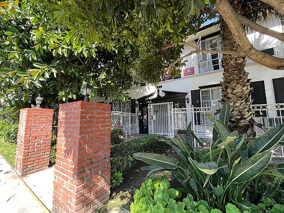 4th image of 1560 N Laurel Ave #4bf5b4990