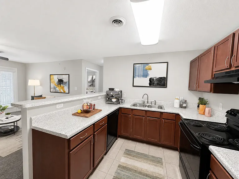 Maple Sunset Apartment Homes — Photo 15