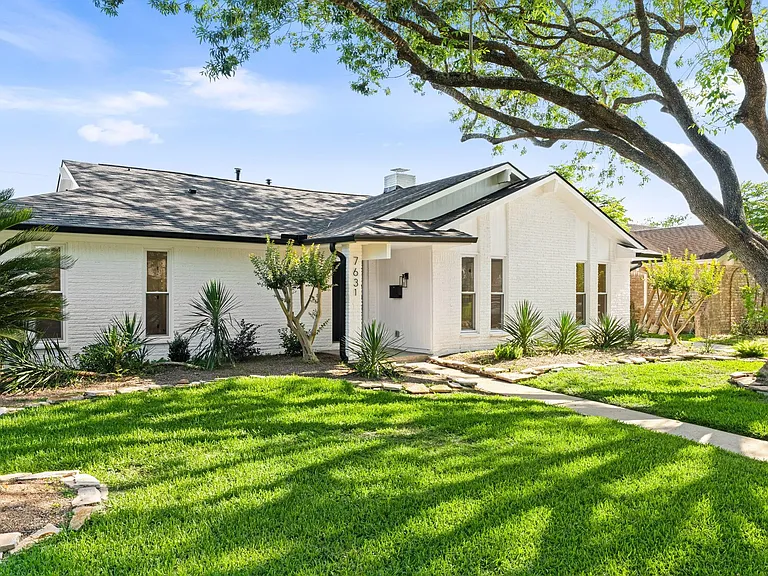 7631 Westwind Ln — Photo 32