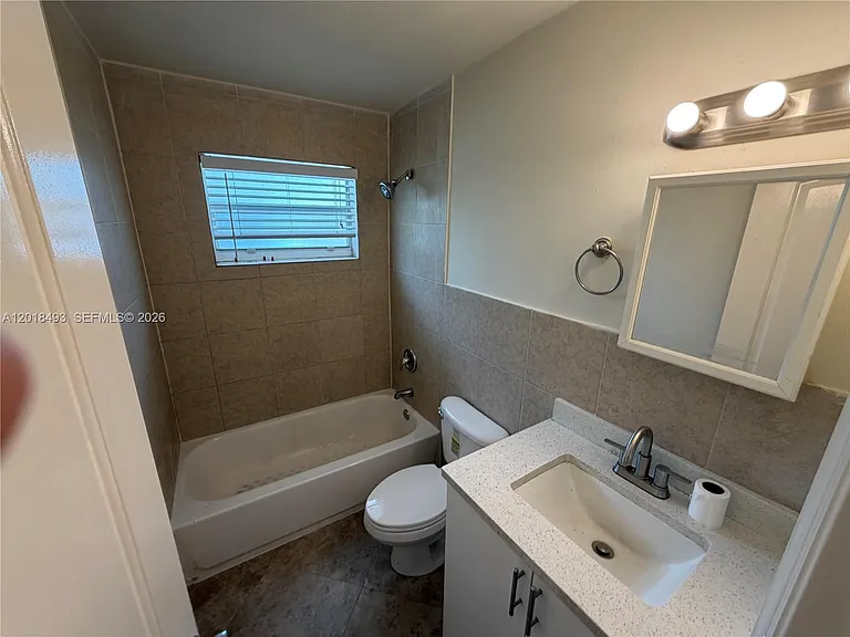 808 SW 30th St #REAR — Photo 11