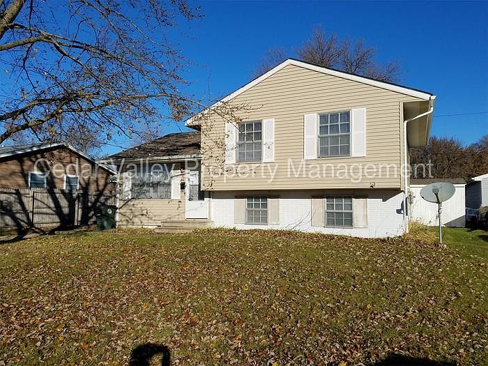 1st image of 1650 Oakwood Dr