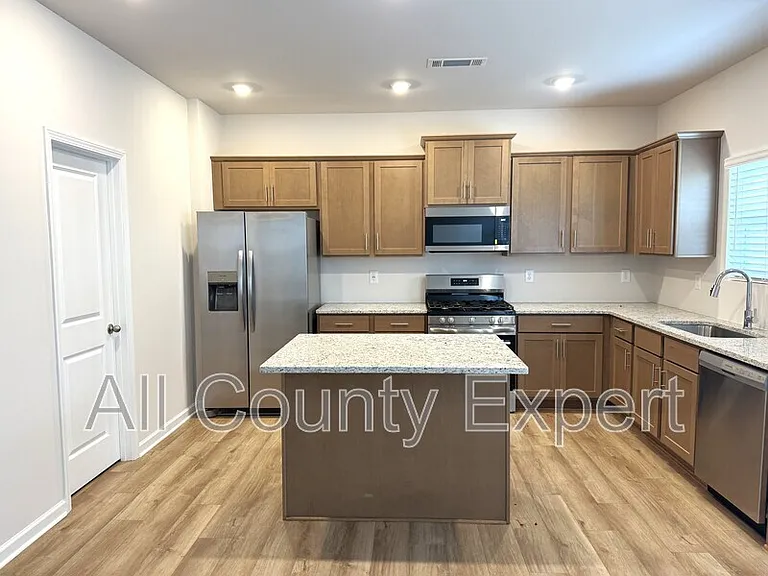 273 Bloomfield Cir — Photo 7