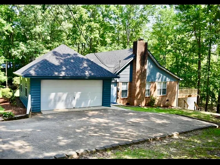 177 Winchester Dr — Photo 2