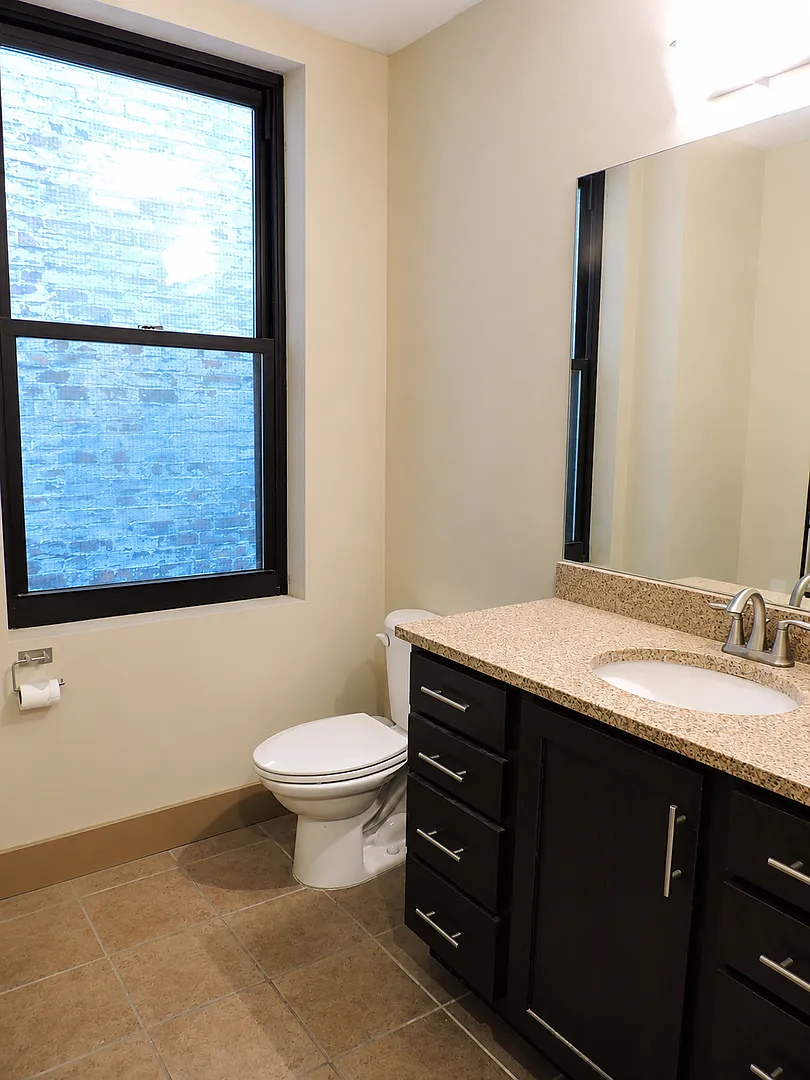 641 Walnut St Apartments — Photo 4