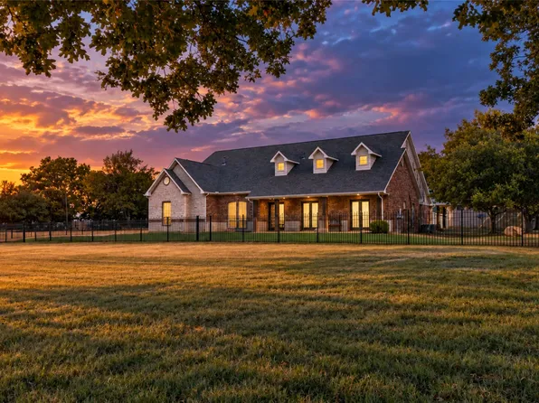 212 Oak Ridge Rd, Denison, TX 75021