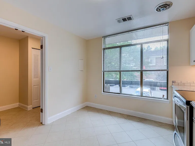 1619 S Hayes St — Photo 5