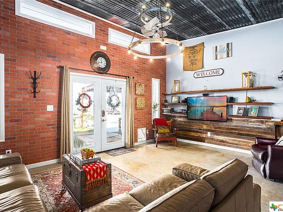 5th image of 300 Castin Ln