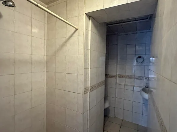 1430 44th Street image 4 of 9