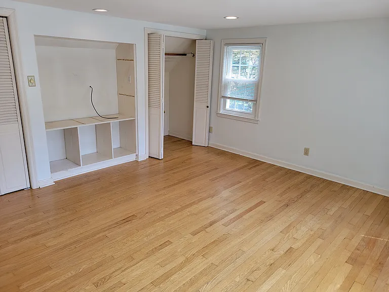 6720 Floyd St — Photo 8