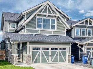16 N Sunrise Cres, Cochrane, AB T4C 0Z6