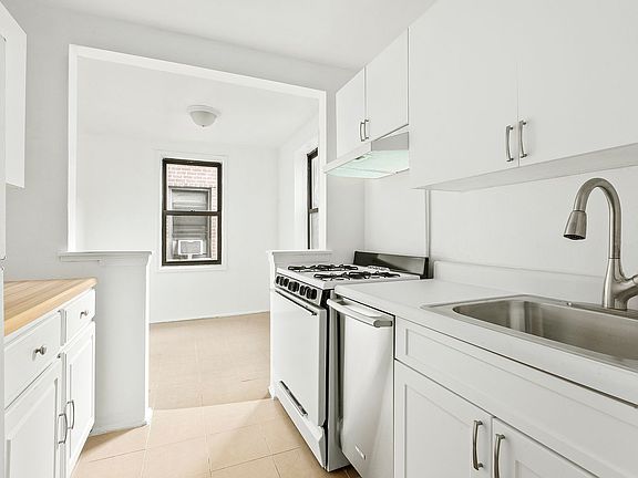 4th image of 69 Bennett Ave APT 505