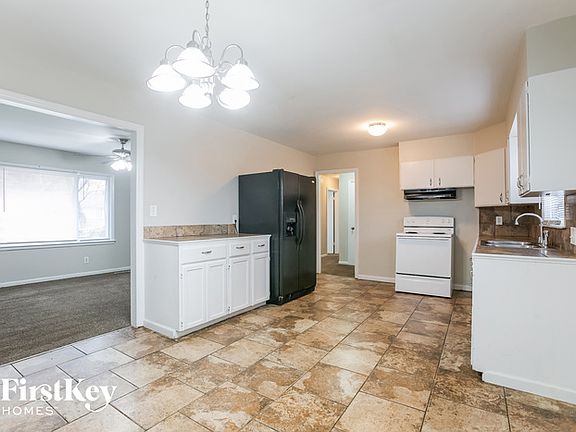 4th image of 9804 Cambridge Ave