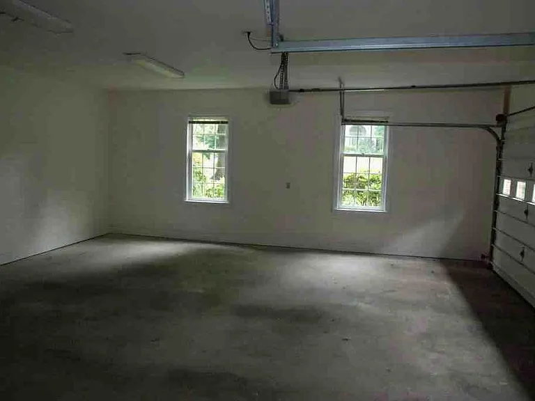 3211 Wallingford Ln — Photo 11