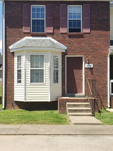 237 Tree Line Dr — Photo 1
