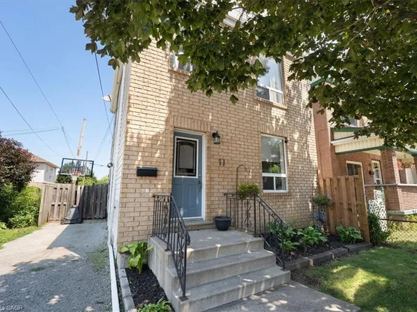 11 Primrose Ave, Hamilton, ON L8L 2K7