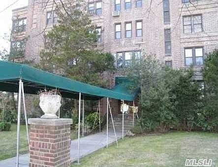 1st image of 29 Woodmere Blvd APT 4I