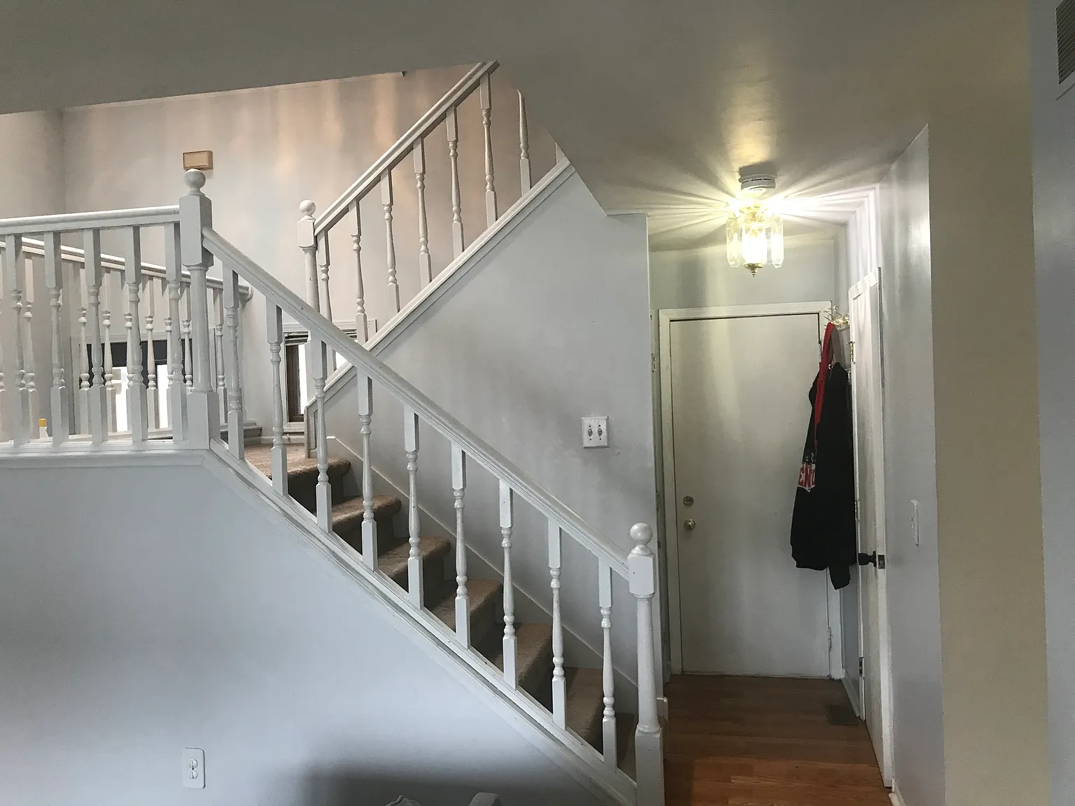 3 bed, 1496 sqft, $2,650 — Photo 2
