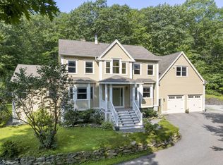 216 Blackstrap Rd, Falmouth, ME 04105