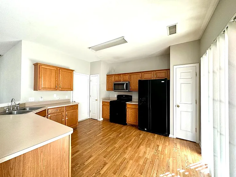 2421 Normancrest Ct — Photo 7