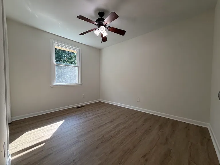 6815 Cooks Ave — Photo 9