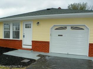 92 Barbuda St, Toms River, NJ 08757
