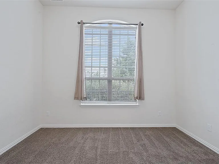 2905 Consuelo Way — Photo 16