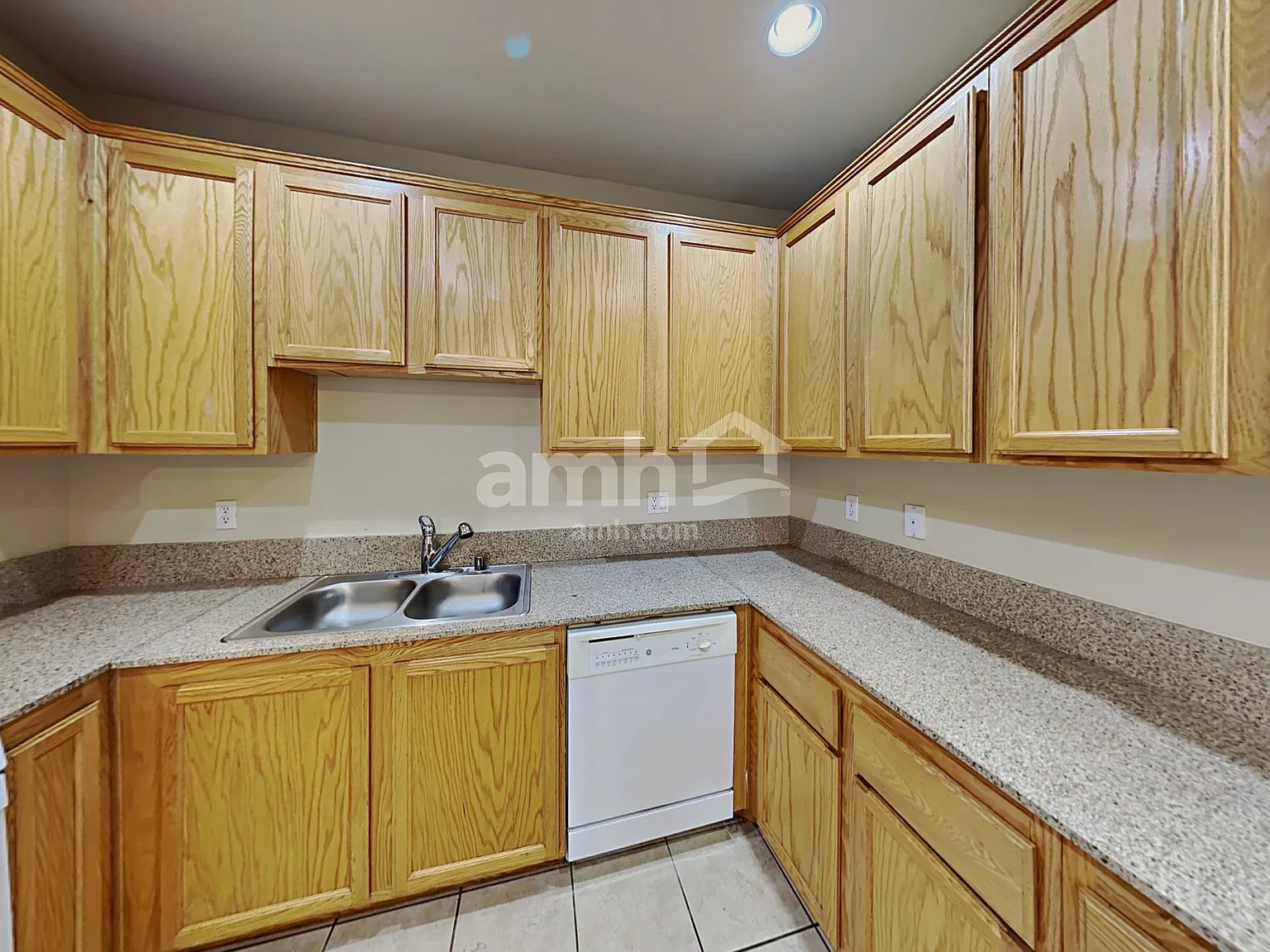 3 bed, 2.5 bath, 1539 sqft, $1,950 — Photo 4