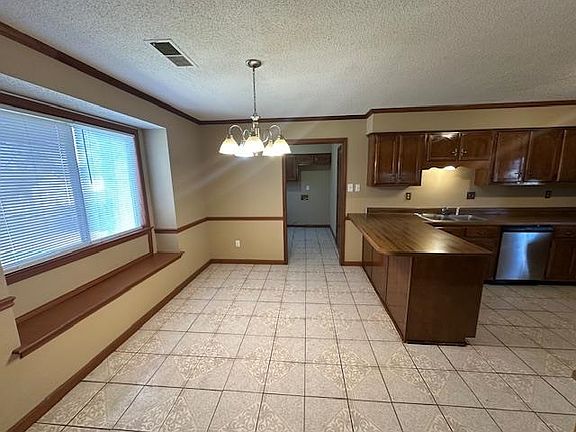 5th image of 7210 Woodshire Rd