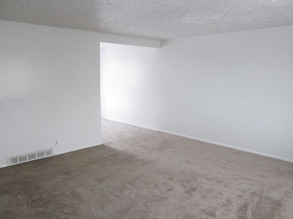 5th image of 3891 S Bannock St