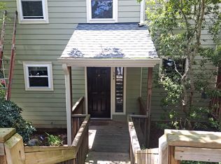 304 Cedarwood Ln, Carrboro, NC 27510