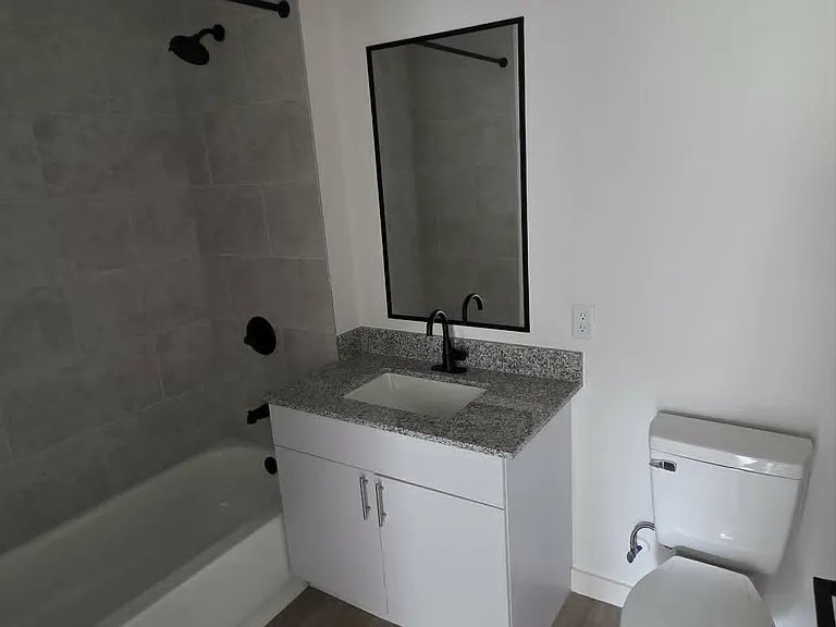 Memorial Apartments — Photo 15