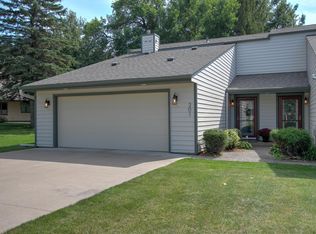 301 Creekside Ln SW, Isanti, MN 55040