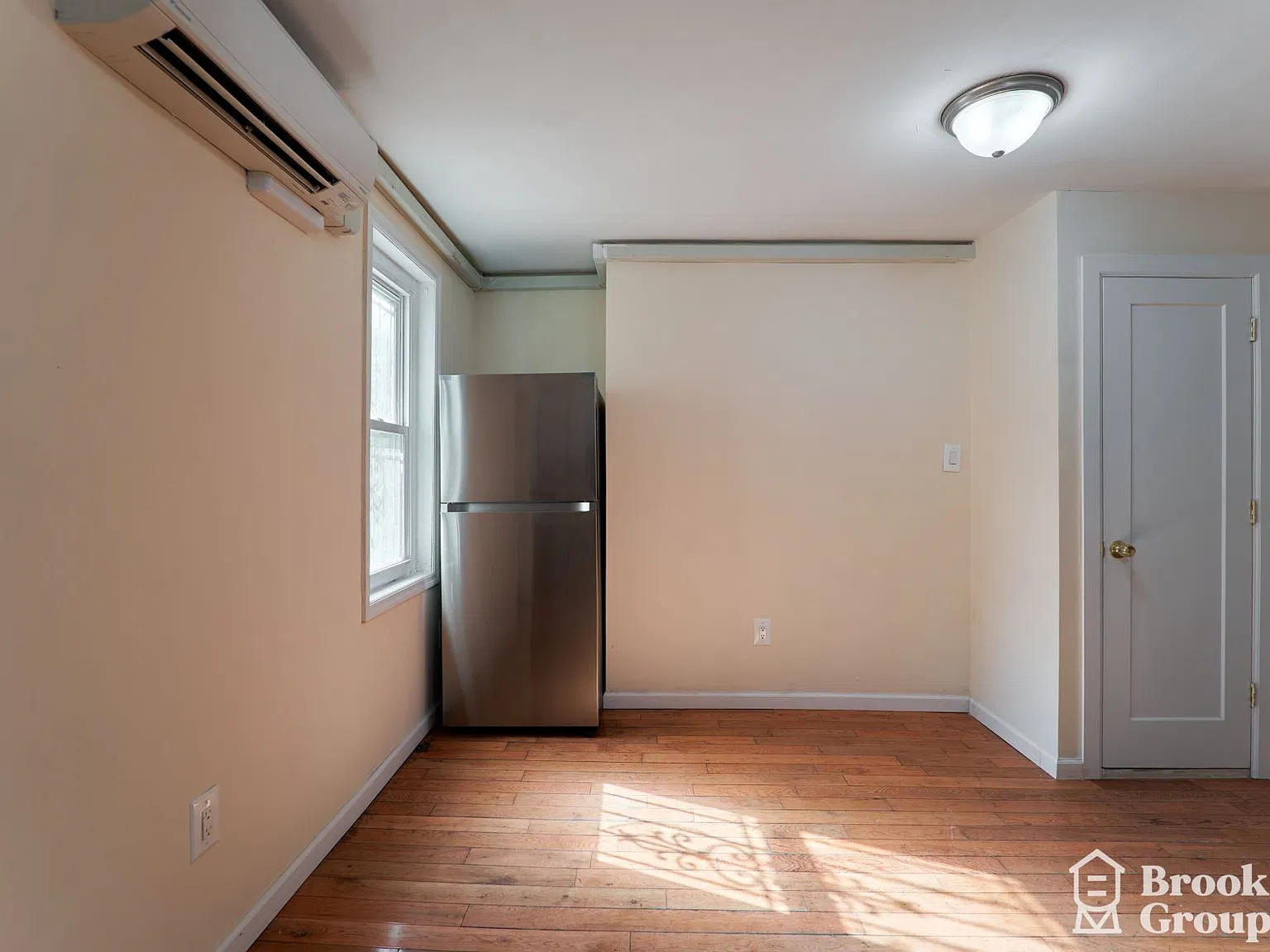 354 Lexington Ave — Photo 3
