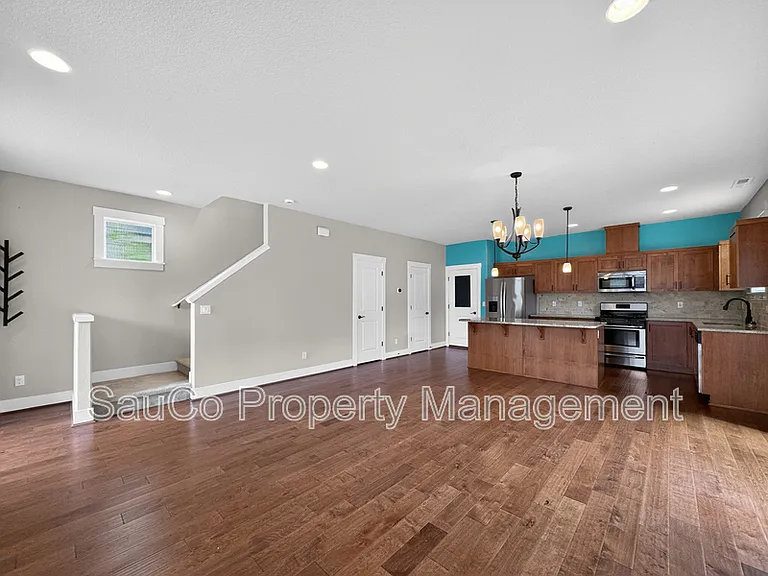 456 SW 203rd Ter — Photo 7