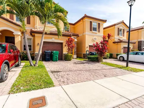 8763 NW 112th Pl, Doral, FL 33178