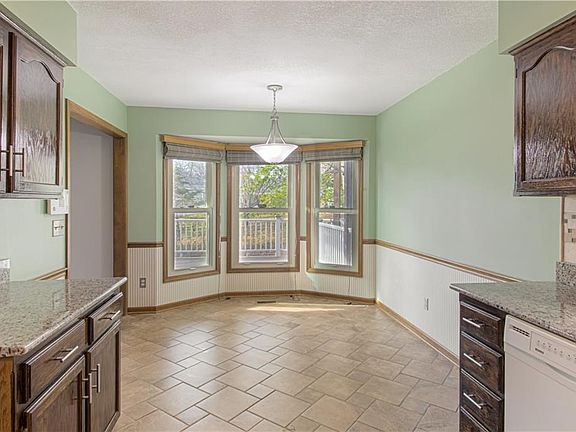3rd image of 7204 N Hemple Ave