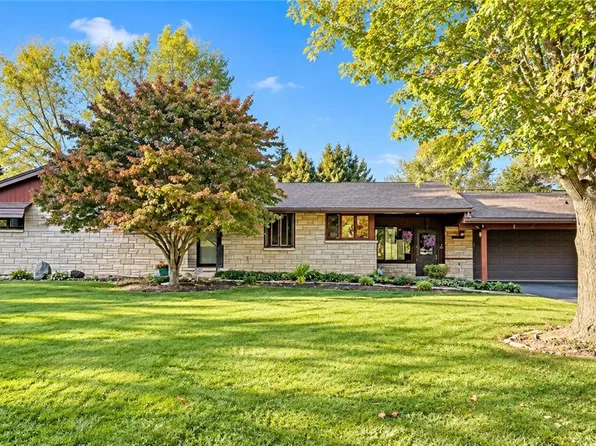 7287 Vine St, Enon Valley, PA 16120