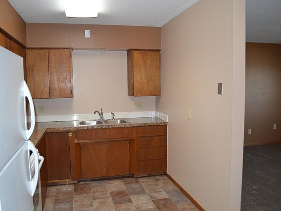 3rd image of 161 Prestien Dr APT 2C