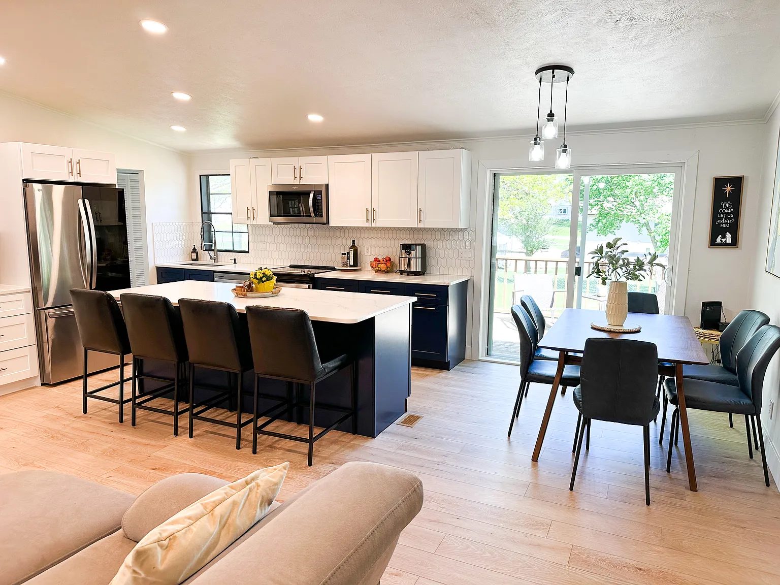 3 bed, 1308 sqft, $2,350 — Photo 4