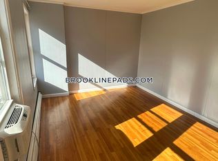 7 High Street Pl APT 2, Brookline, MA 02445