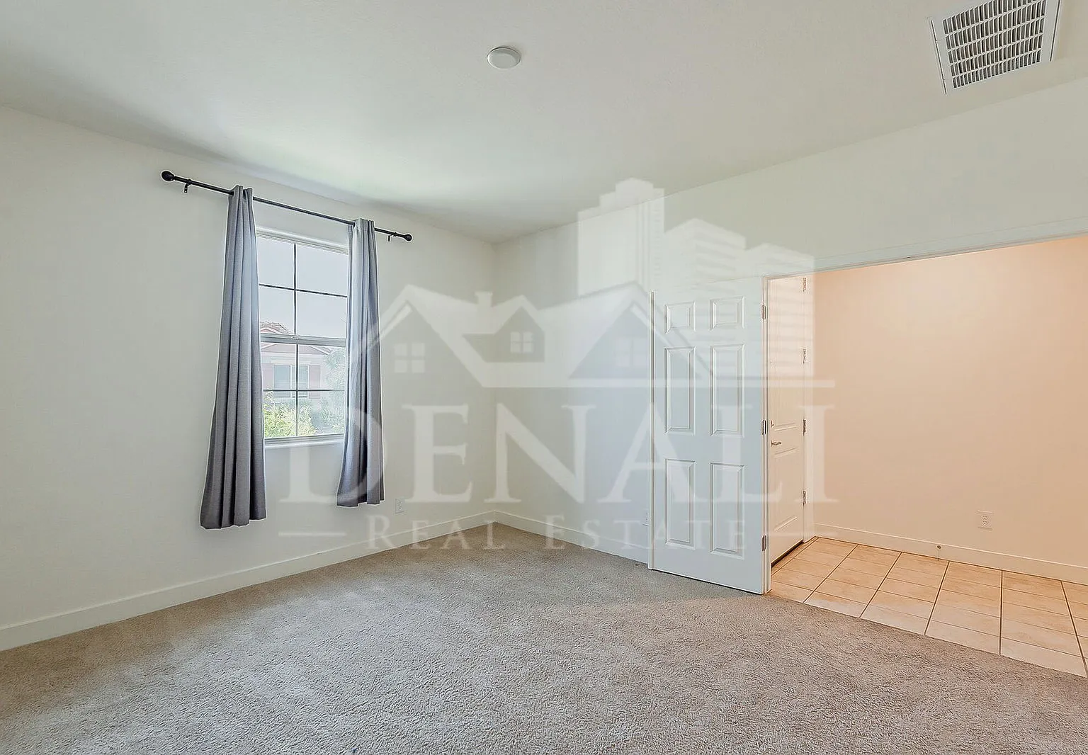 3 bed, 2.5 bath, 2024 sqft, $2,195 — Photo 4