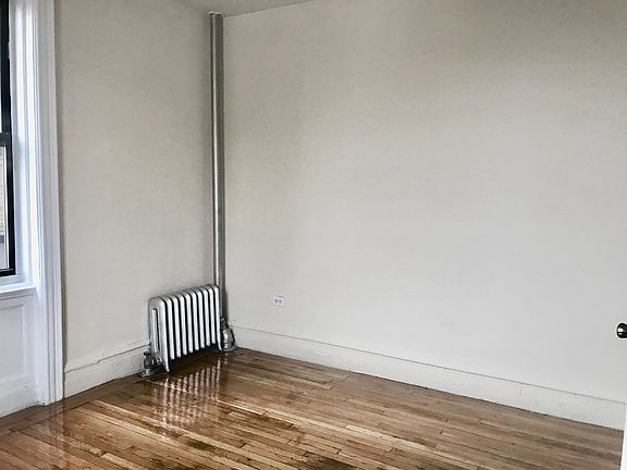 4th image of 3647 Broadway APT 6F