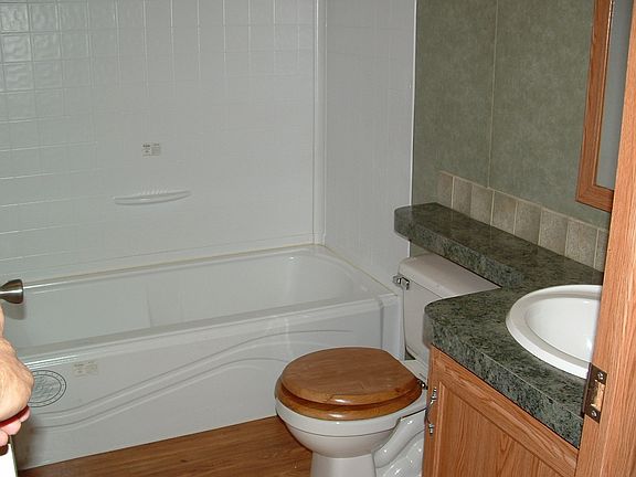 2nd full bath and shower