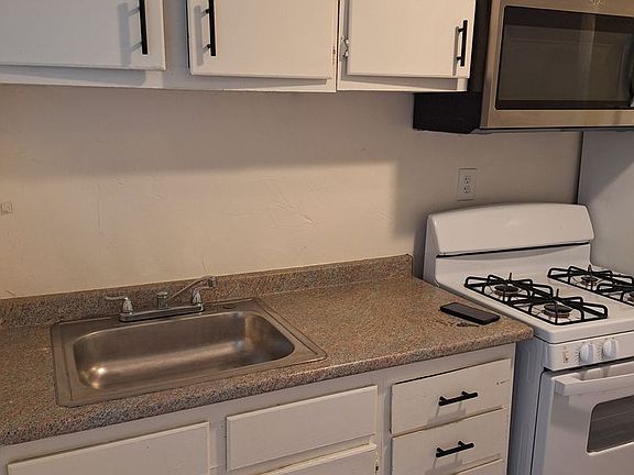 3rd image of 2553 Lexington St APT B
