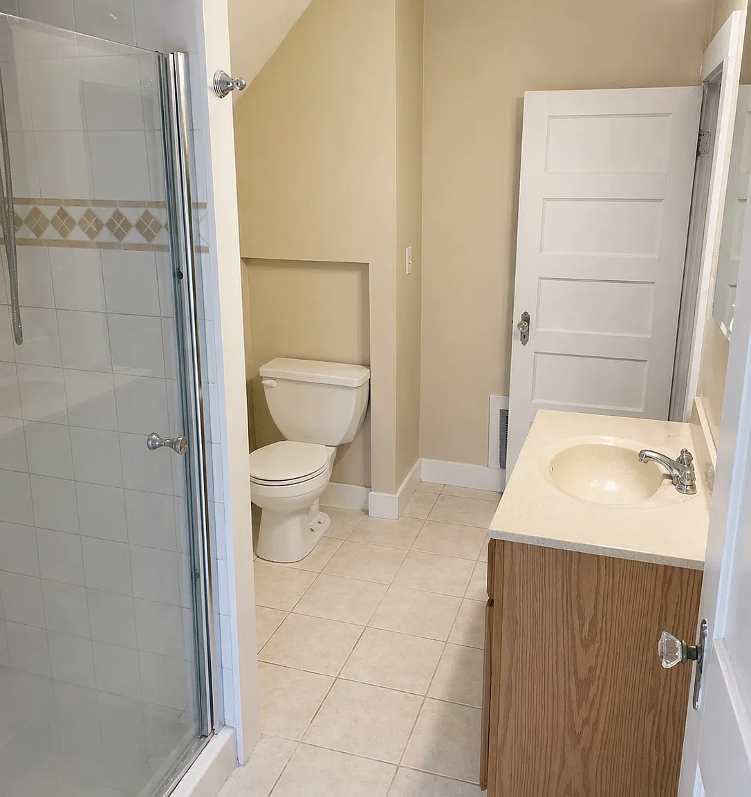 3 bed, 1300 sqft, $2,500 — Photo 2