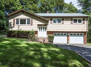 21 Storms Ave, Park Ridge, NJ 07656